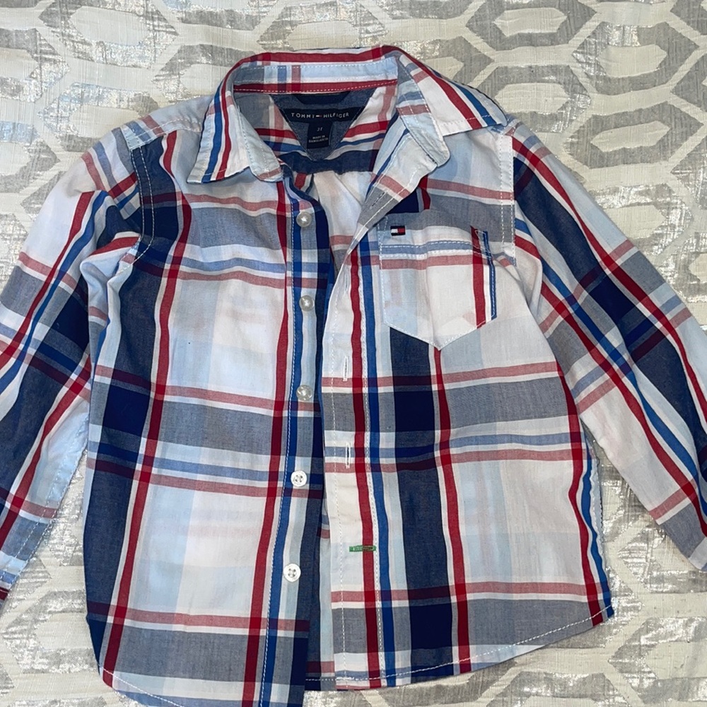 Boys size 3T Tommy Hilfiger button down. Red, white and blue